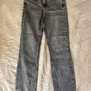 GAP Women's Straight Leg Jeans in Charcoal